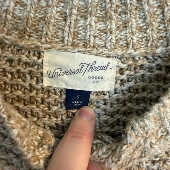 Universal Thread Chunky Knit Cardigan in Tan Women’s Small Spring Button up crop - Picture 3 of 9